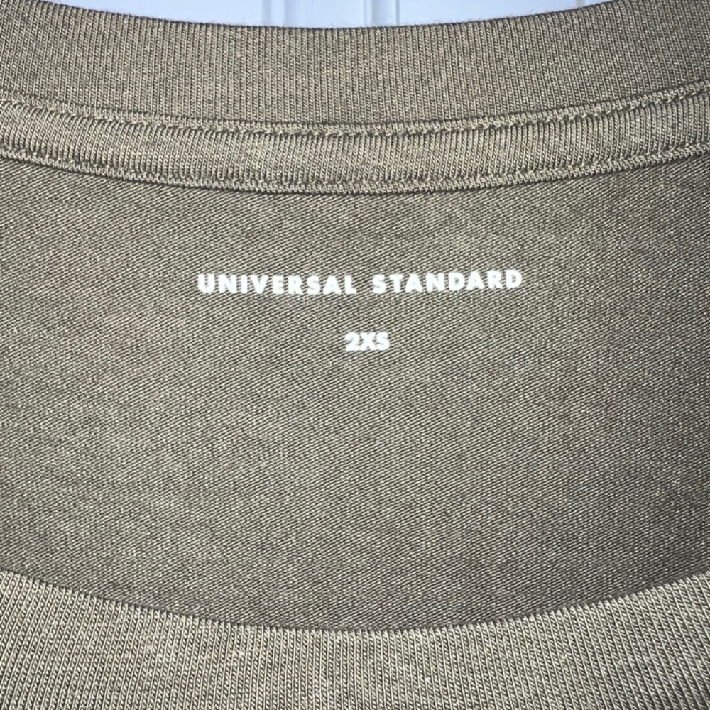 Universal Standard olive green Tee Rex tee shirt - Size 6 - 8 (aka their 2XS) M